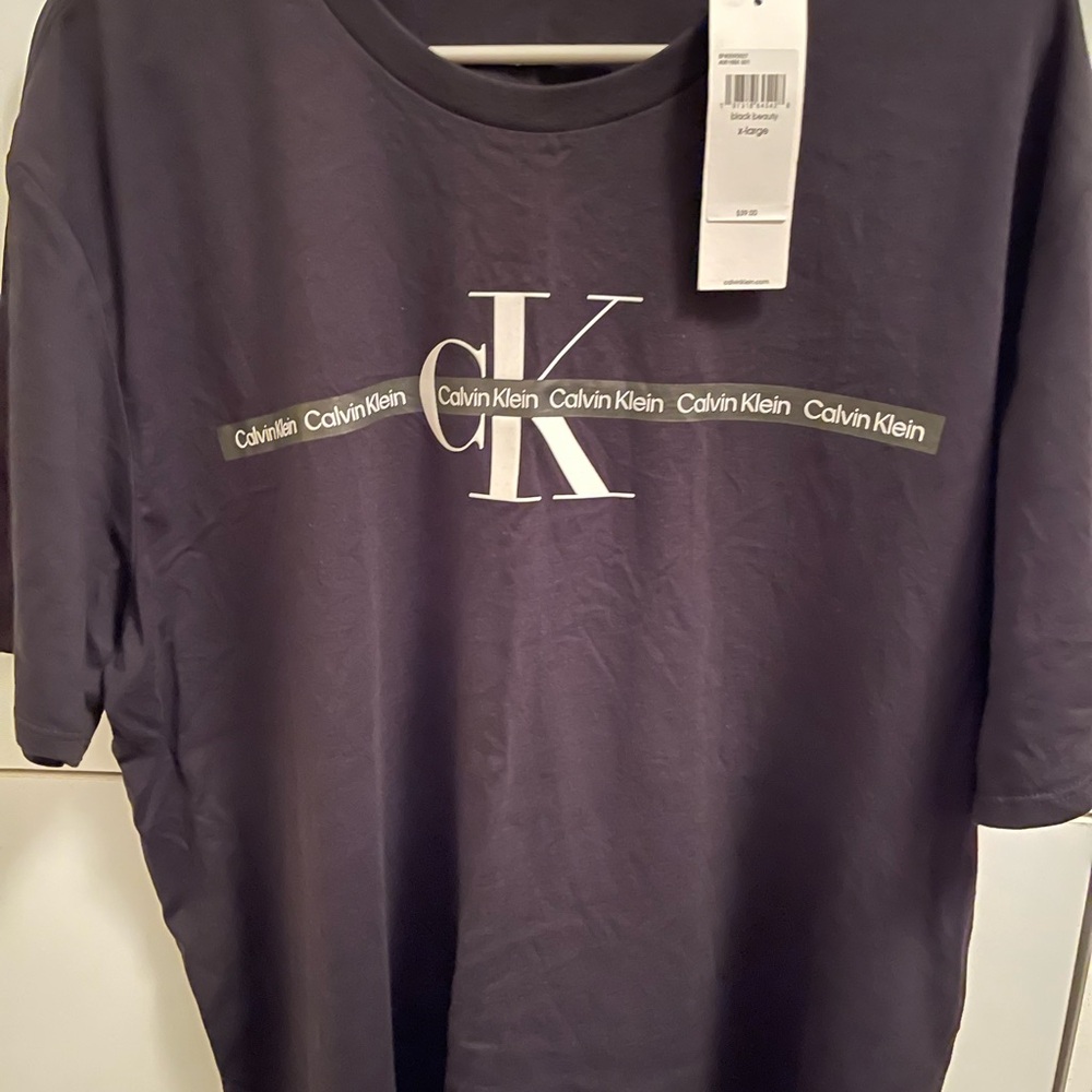 Men’s NWT Calvin Klein signature T-Shirt XL